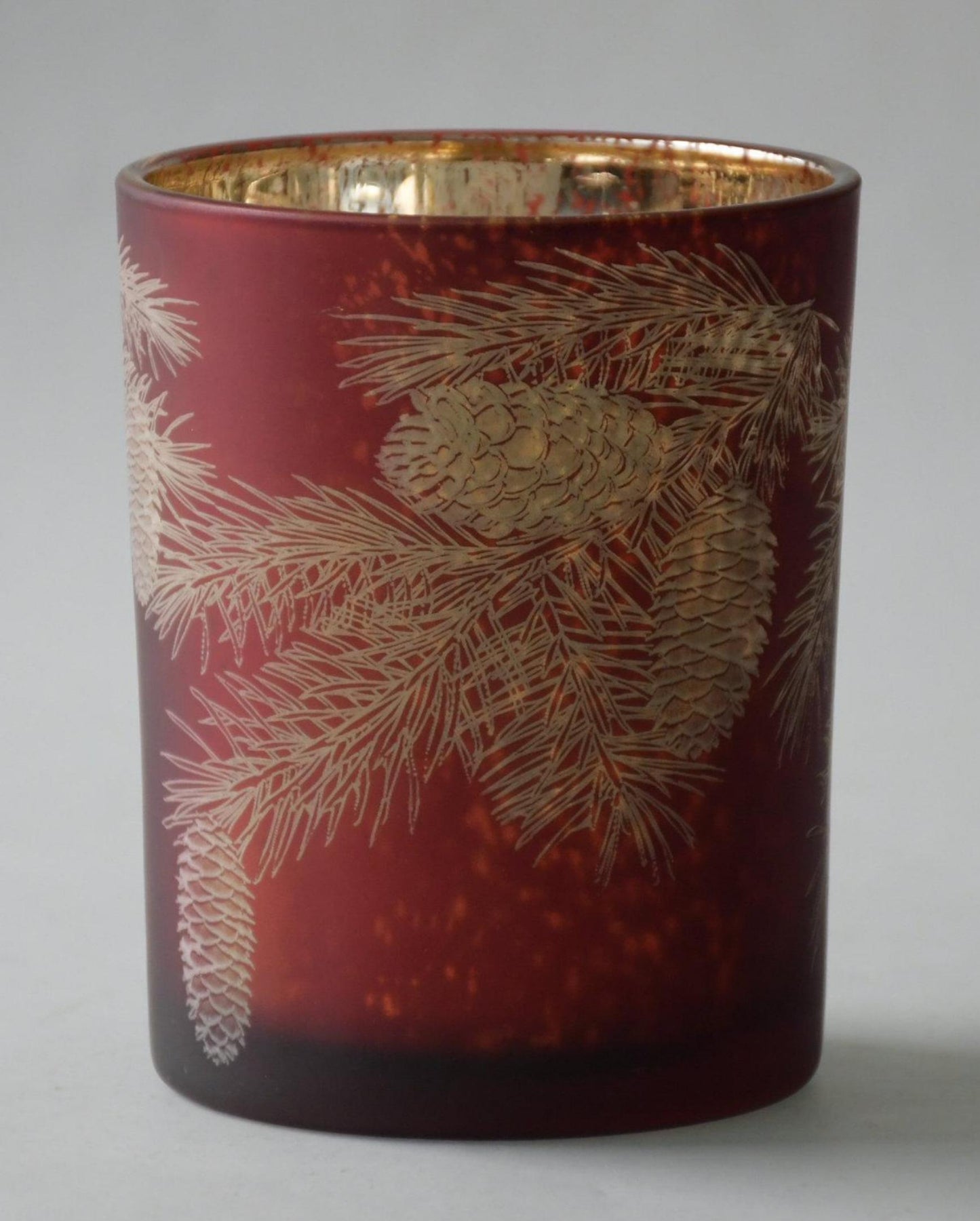 Glas-Windlicht rot, Kiefernzweigmotiv gold matt, innen gold glänzend