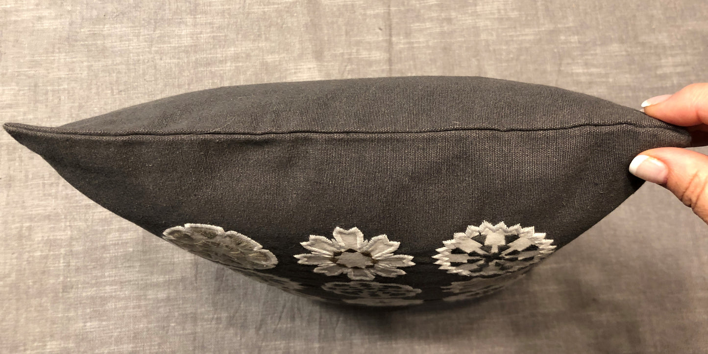 SARNA Kissenhülle anthrazit-beige-weiß 30 x 40cm
