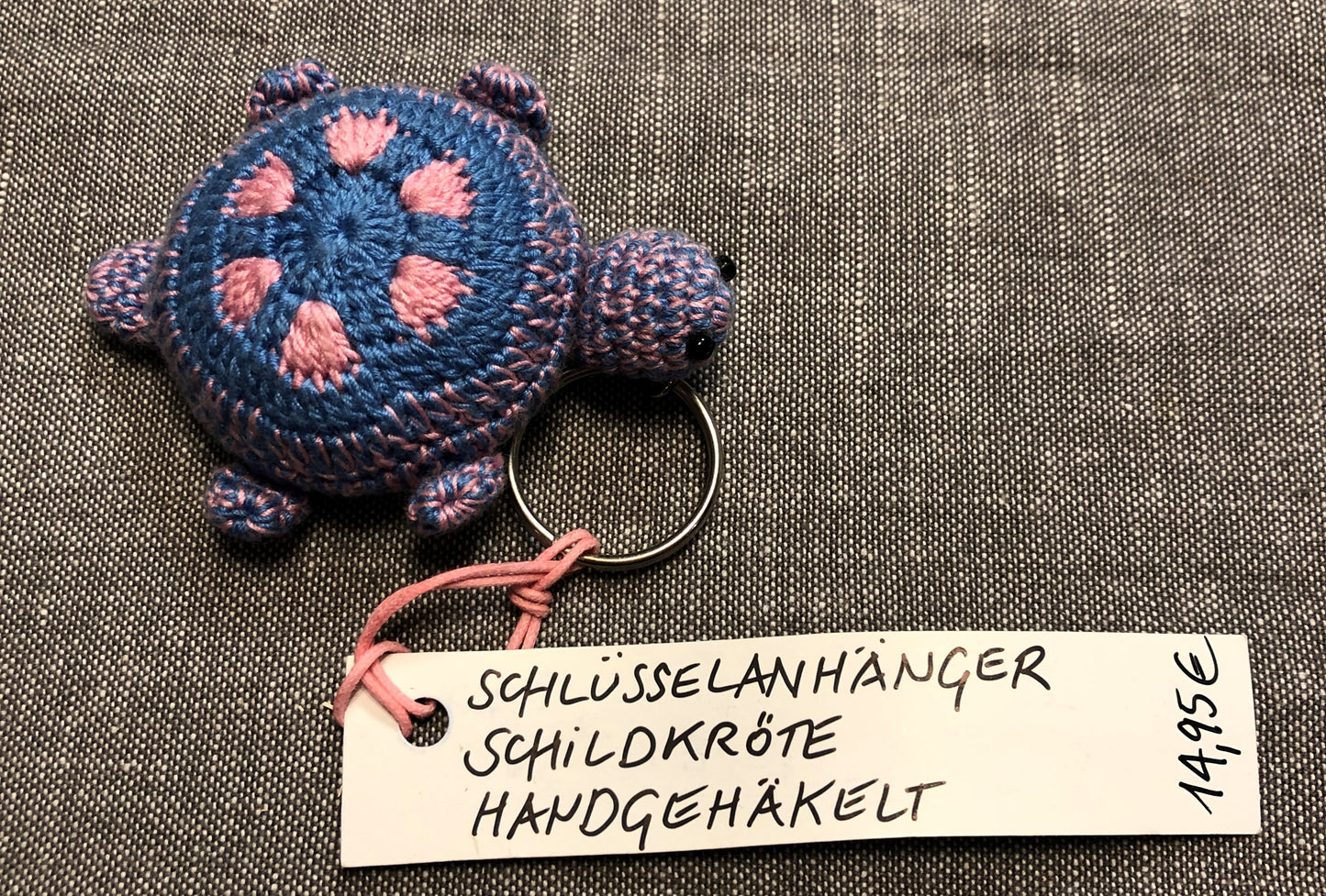 SLOW Schildkröte Schlüsselanhänger handgehäkelt, orange-grün