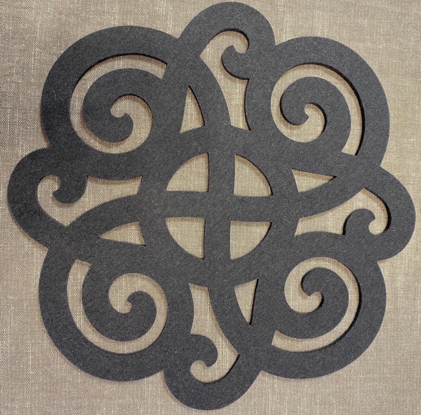 Wollfilz-Unterlage Celtic D32 cm 17 Taubengrau