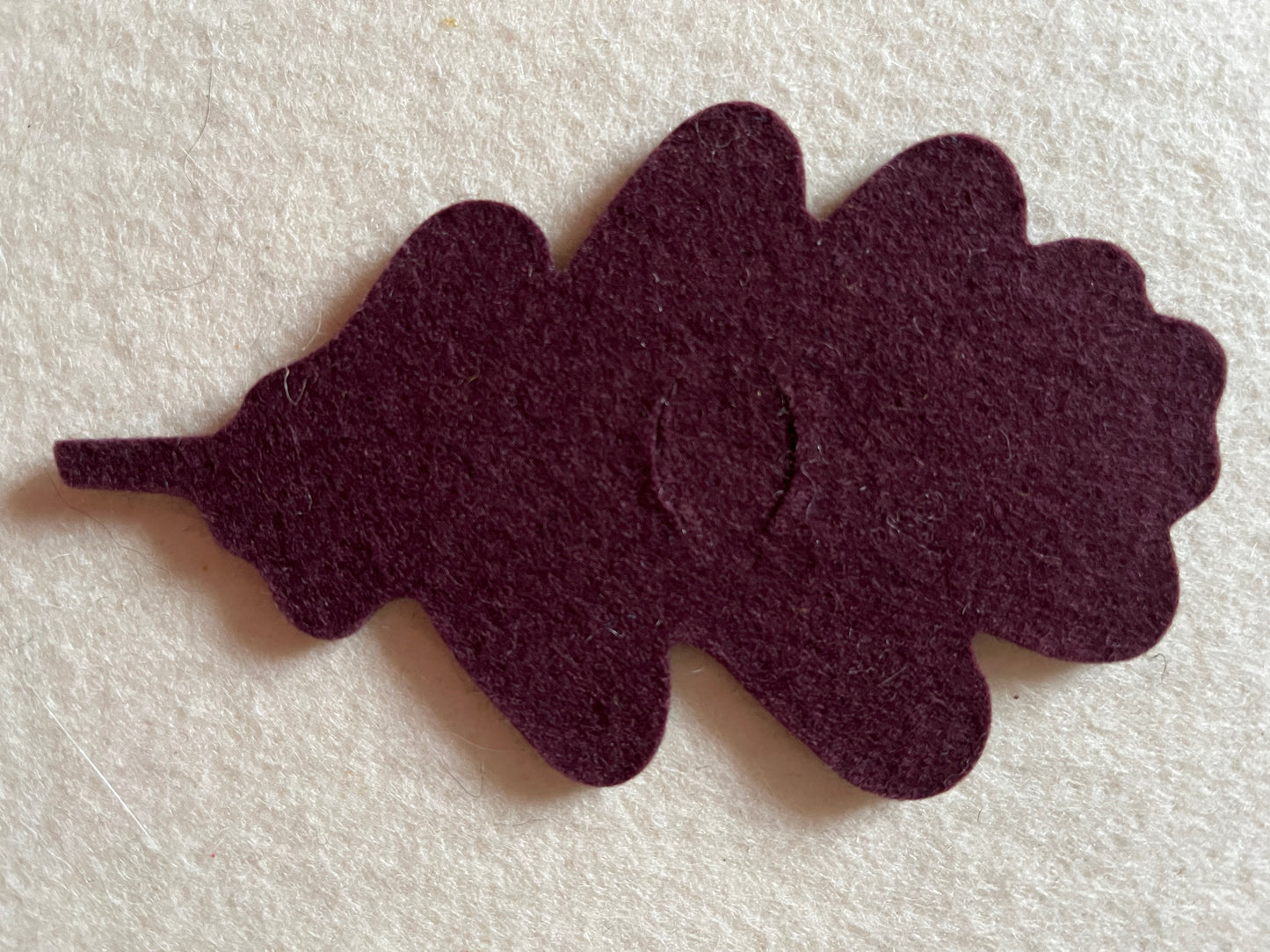 Hey-Sign Wollfilz-Steckdeko-Blatt Eiche, 26 = aubergine