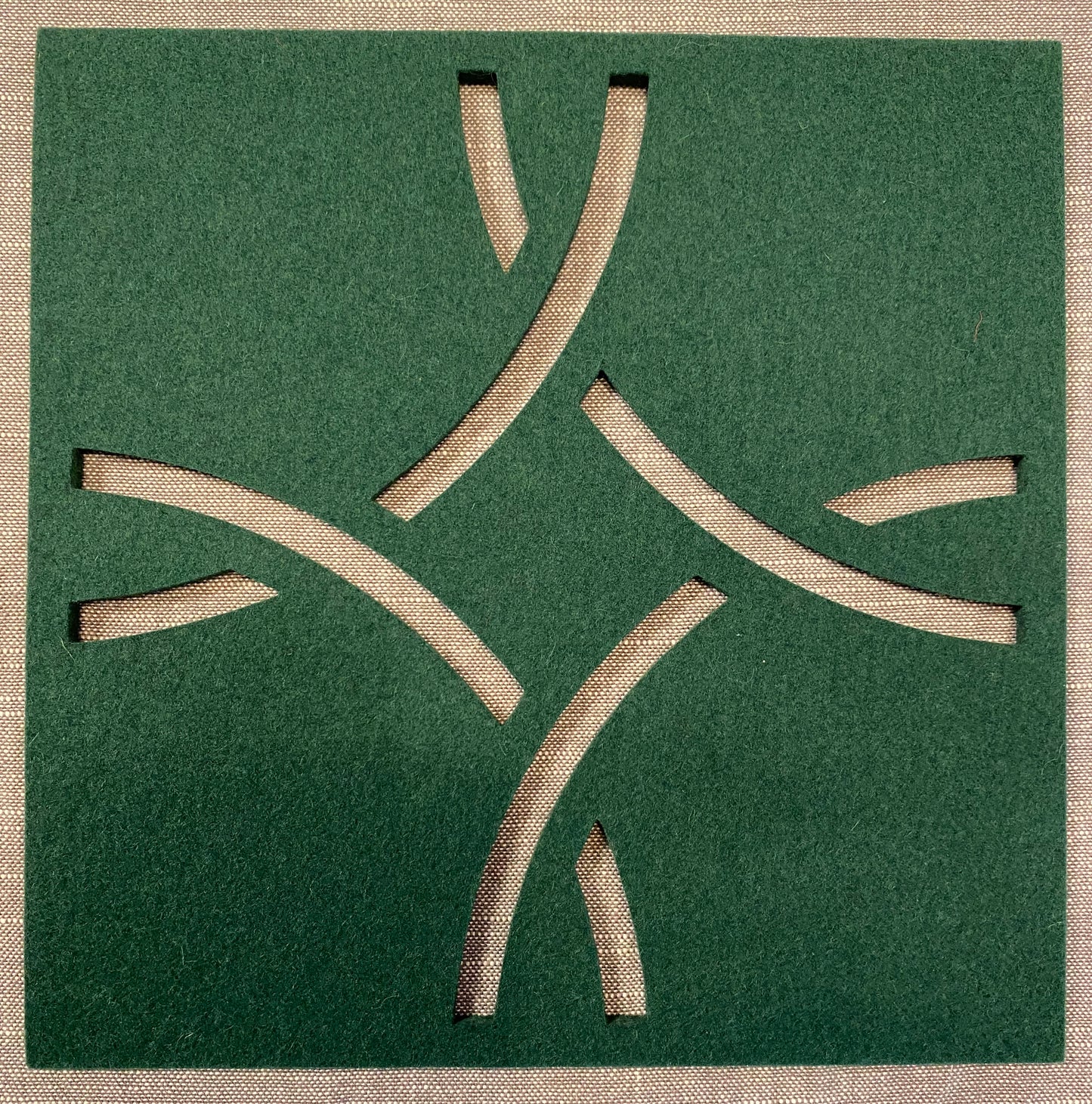 Wollfilz-Unterlage Ornament 20 x 20 cm Tannengrün