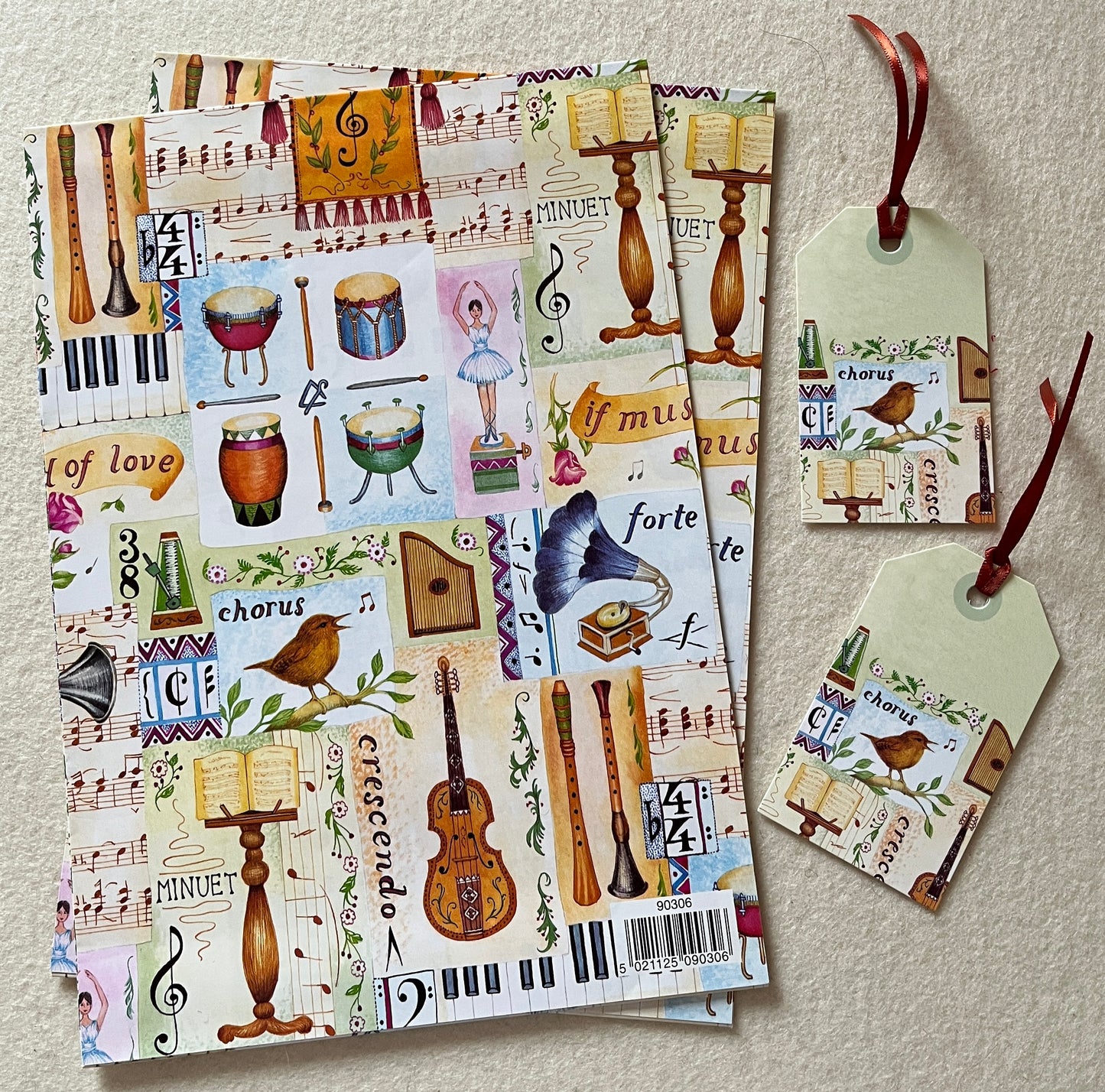 Musik Luxuriöses Set Geschenkpapier u. -anhänger Sound of love
