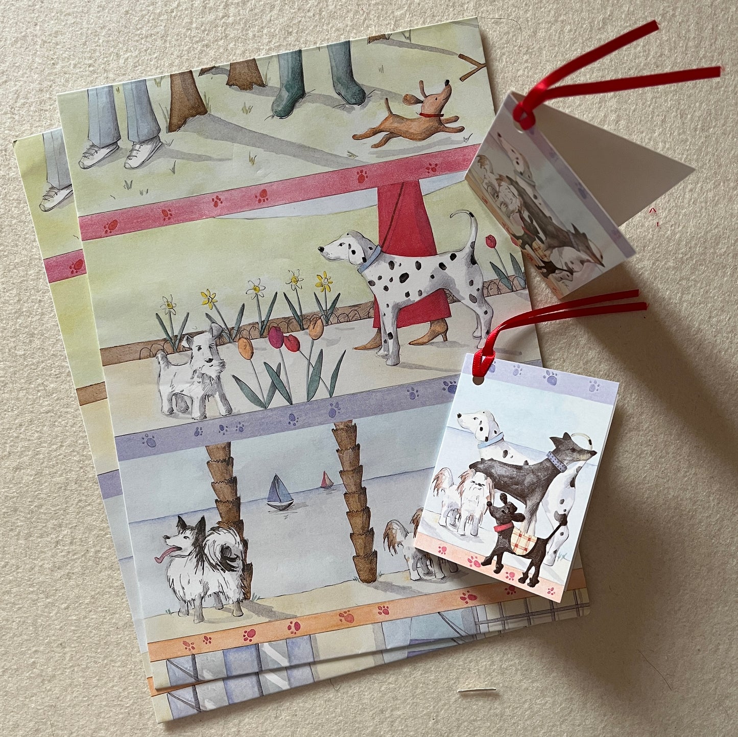 "Wau" Luxuriöses Set Geschenkpapier u. -anhänger Hunde