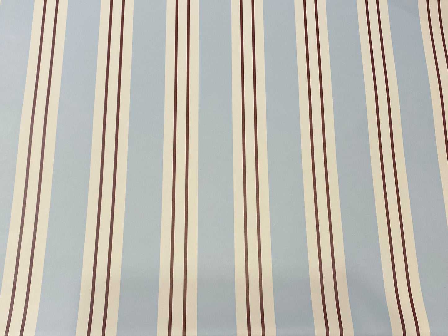 Geschenkpapier gestreift hellblau, beige und braun