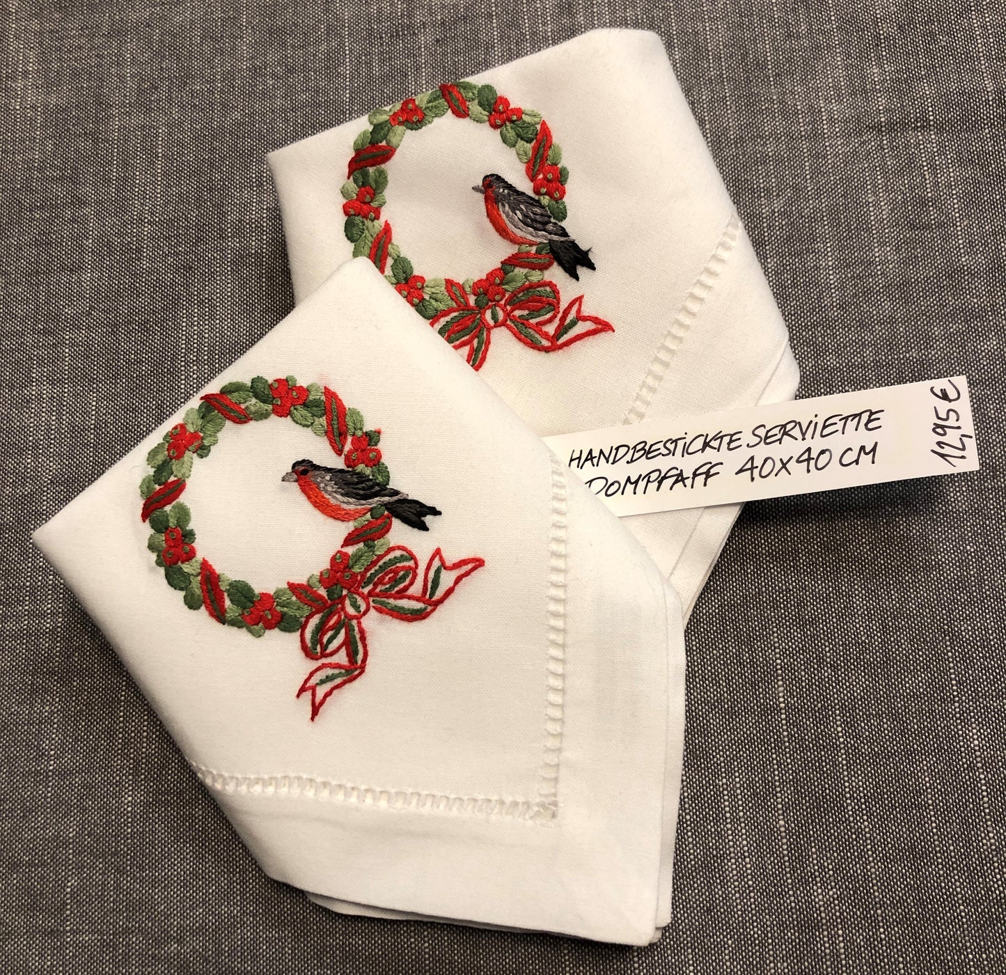 Birdy Baumwoll-Serviette weiß, 40 x 40 cm, handbestickt m. Dompfaff