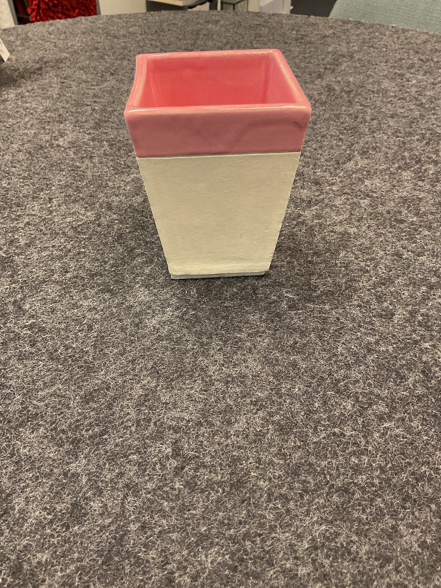 Keramik Becher Creme Weiß/Rand- Pink