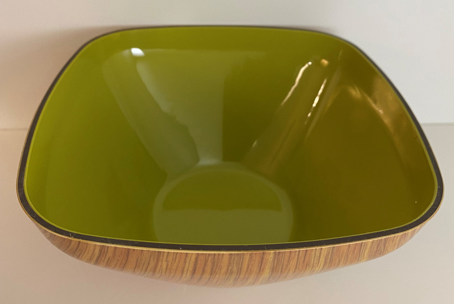 Quad Schale B 25 cm, T 25 cm, H 12 cm, außen Holzoptik, innen olivgrün