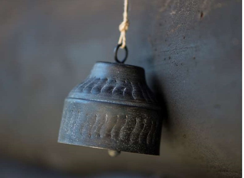 Metall-Anhänger Glocke schwarz, D 6 cm, H 6 cm