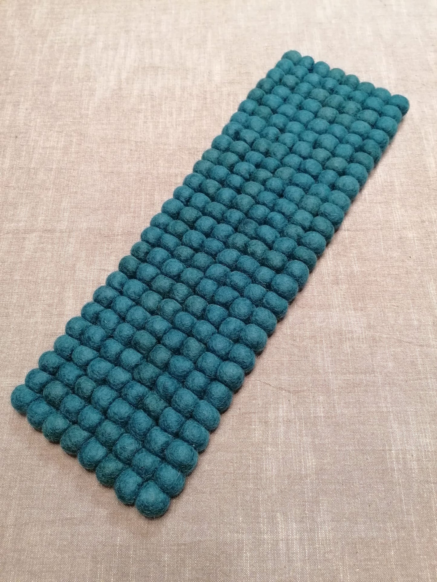 Wollfilz-Kugel-Unterlage eckig 16 x 53 cm, Farben49 dunkles Lagunengrün