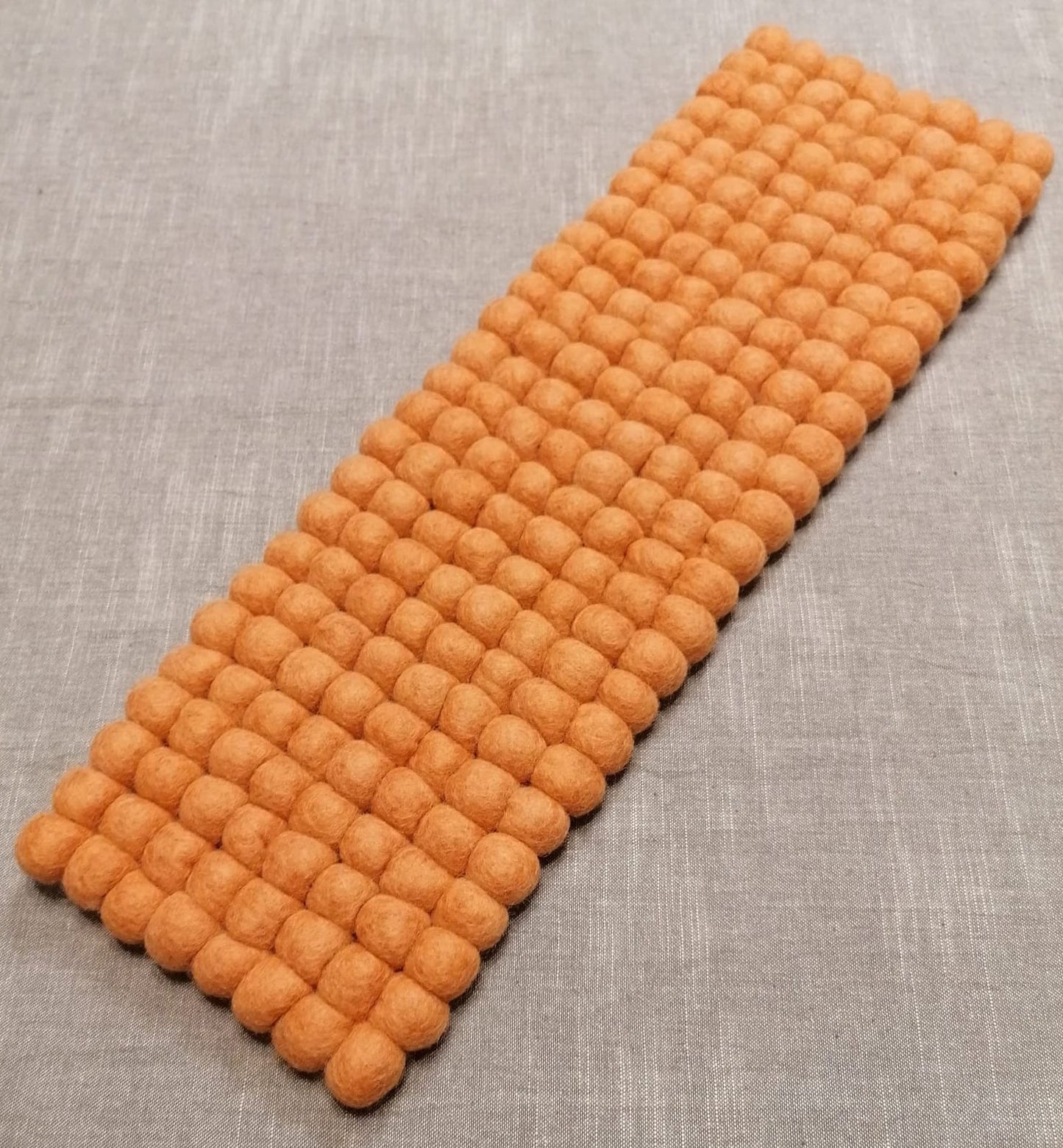Wollfilz-Kugel-Unterlage eckig 16 x 53 cm, Farbe 13 lachs
