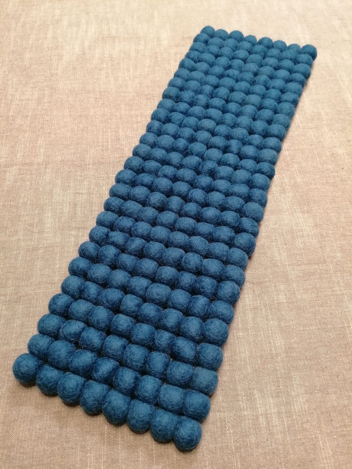 Wollfilz-Kugel-Unterlage eckig 16 x 53 cm, Farbe A-18-11 Petrol