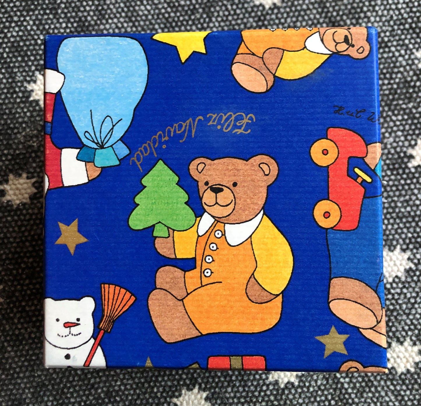 Geschenkschachtel Teddy an Weihnachten blau, B 12 cm, H 10,5 cm, T 12 cm