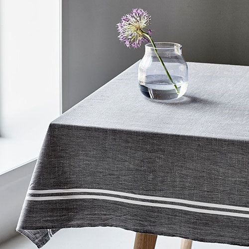 Tischdecke 140 x 320 cm, grau mit 2 weißen Doppelstreifen