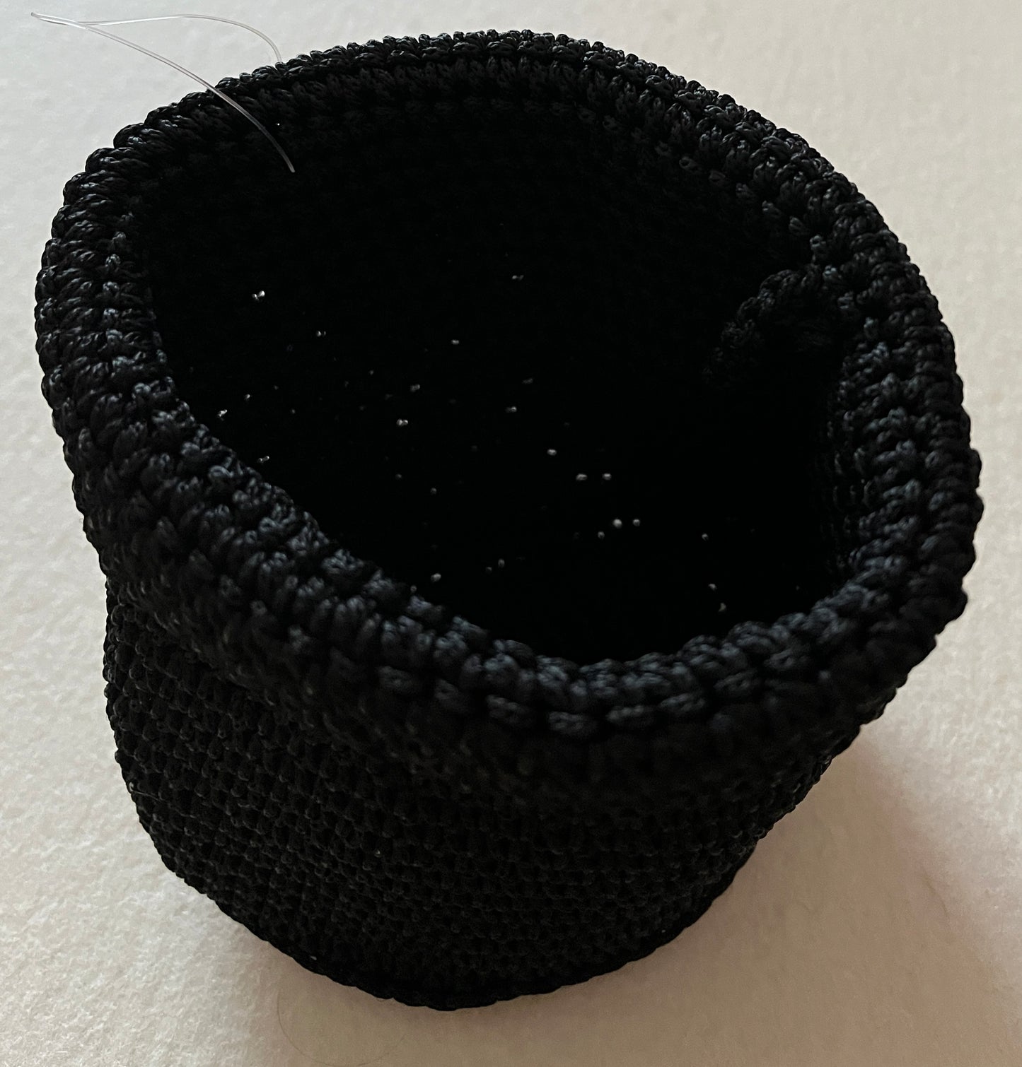 Häkelkörbchen schwarz, D 11 cm, H 13 cm