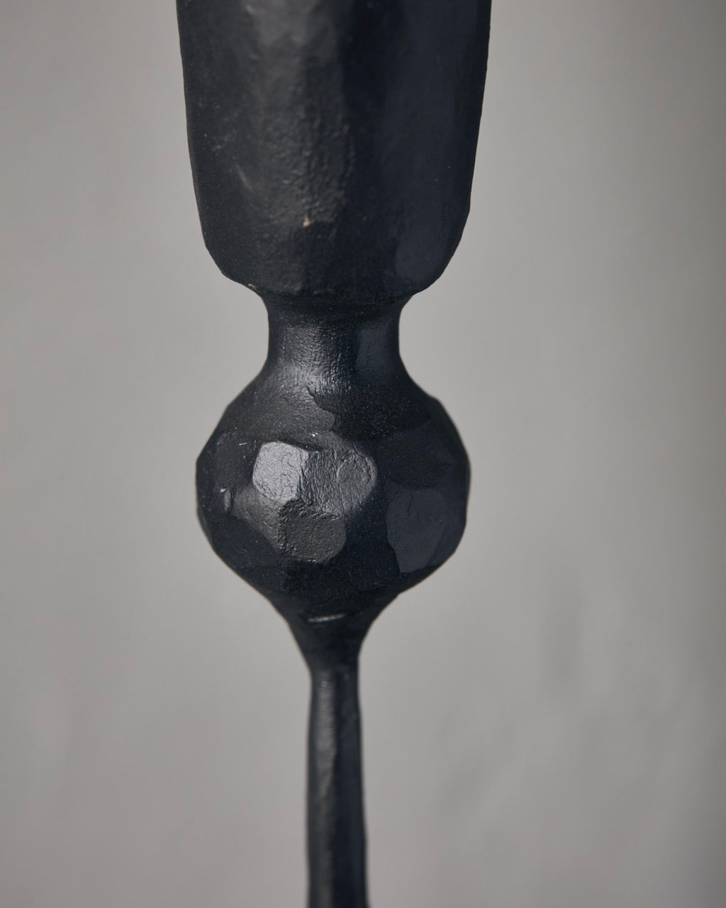 Handgefertigter Kerzenhalter Single, Eisen schwarz, H 41 cm, D 7 cm
