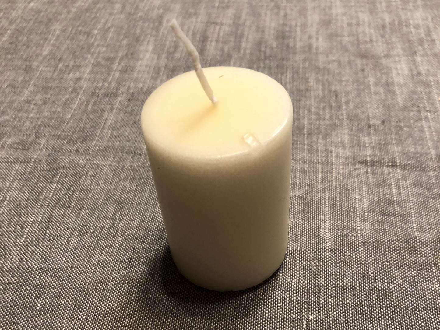 Zylinder-Kerze cremeweiß D 4 cm, H 6 cm, brennt 10 Std.