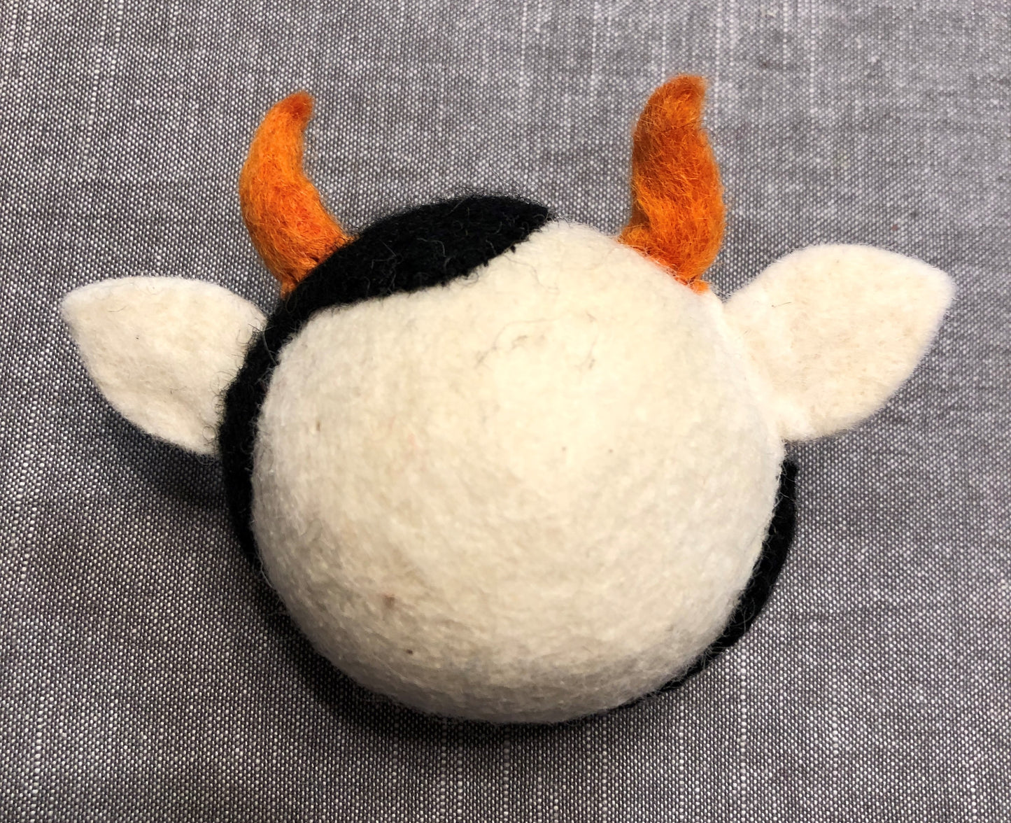 "Muuh" Wollfilz-Ball Kuh B 13 cm, H 9,5 cm, D 8 cm