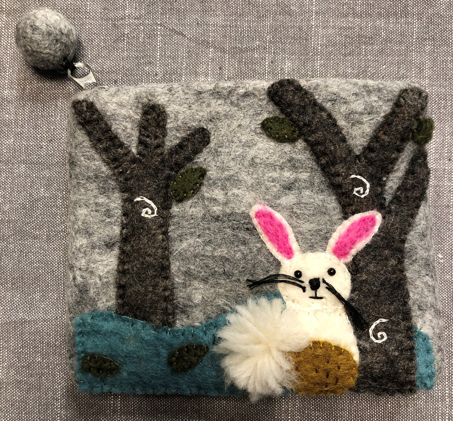 Langohr Wollfilz-Täschchen Hase im Wald, B 14 cm, H 12 cm, T 2 cm