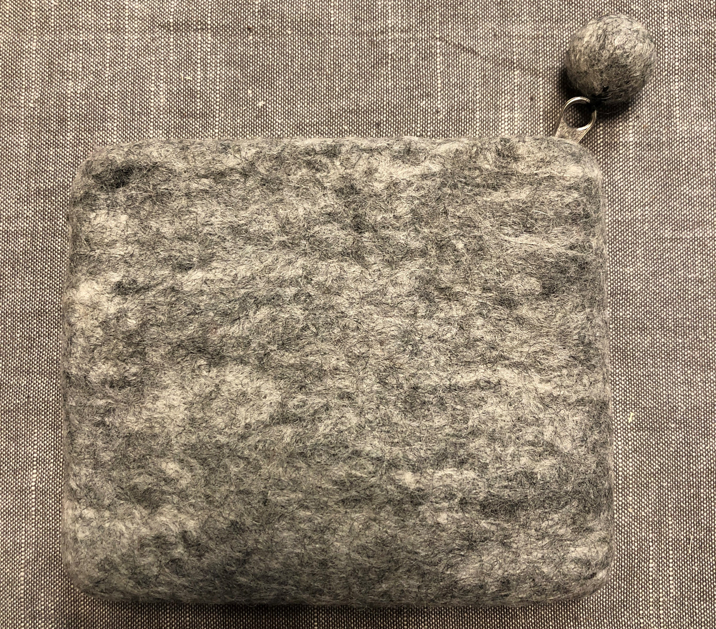 Langohr Wollfilz-Täschchen Hase im Wald, B 14 cm, H 12 cm, T 2 cm