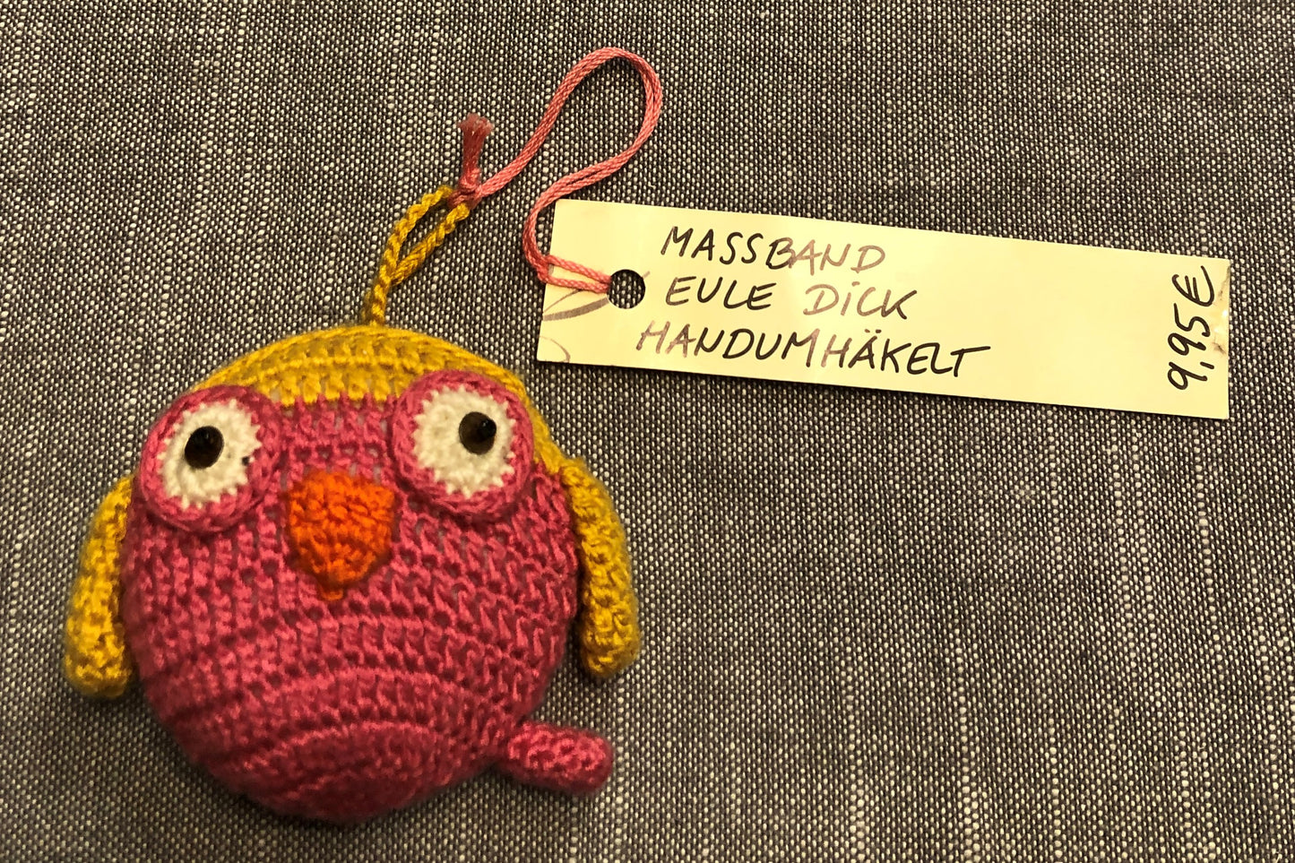 Birdy Eule Maßband dick, handgehäkelt, D 7 cm, H 3 cm