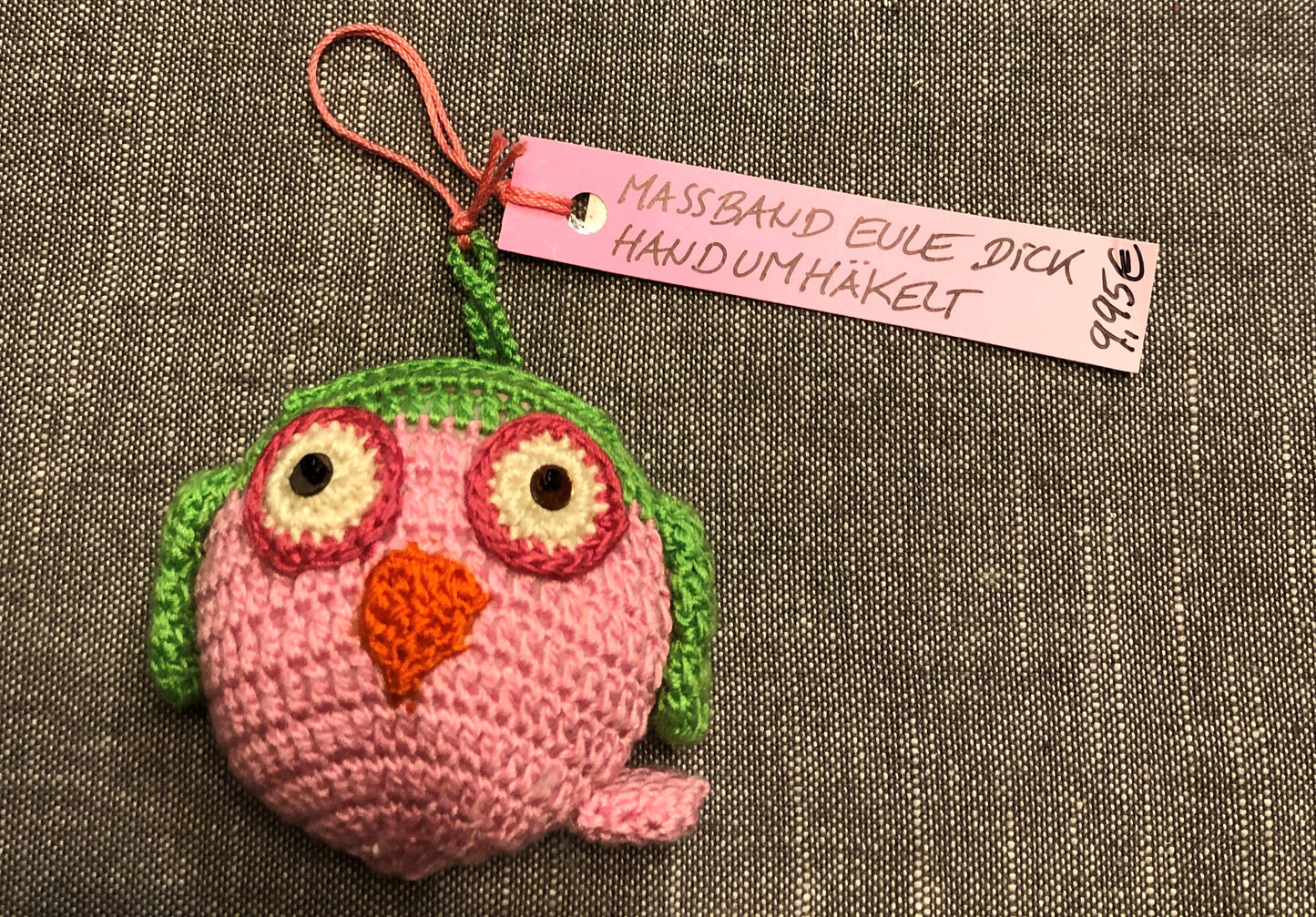 Birdy Eule Maßband dick, handgehäkelt, D 7 cm, H 3 cm