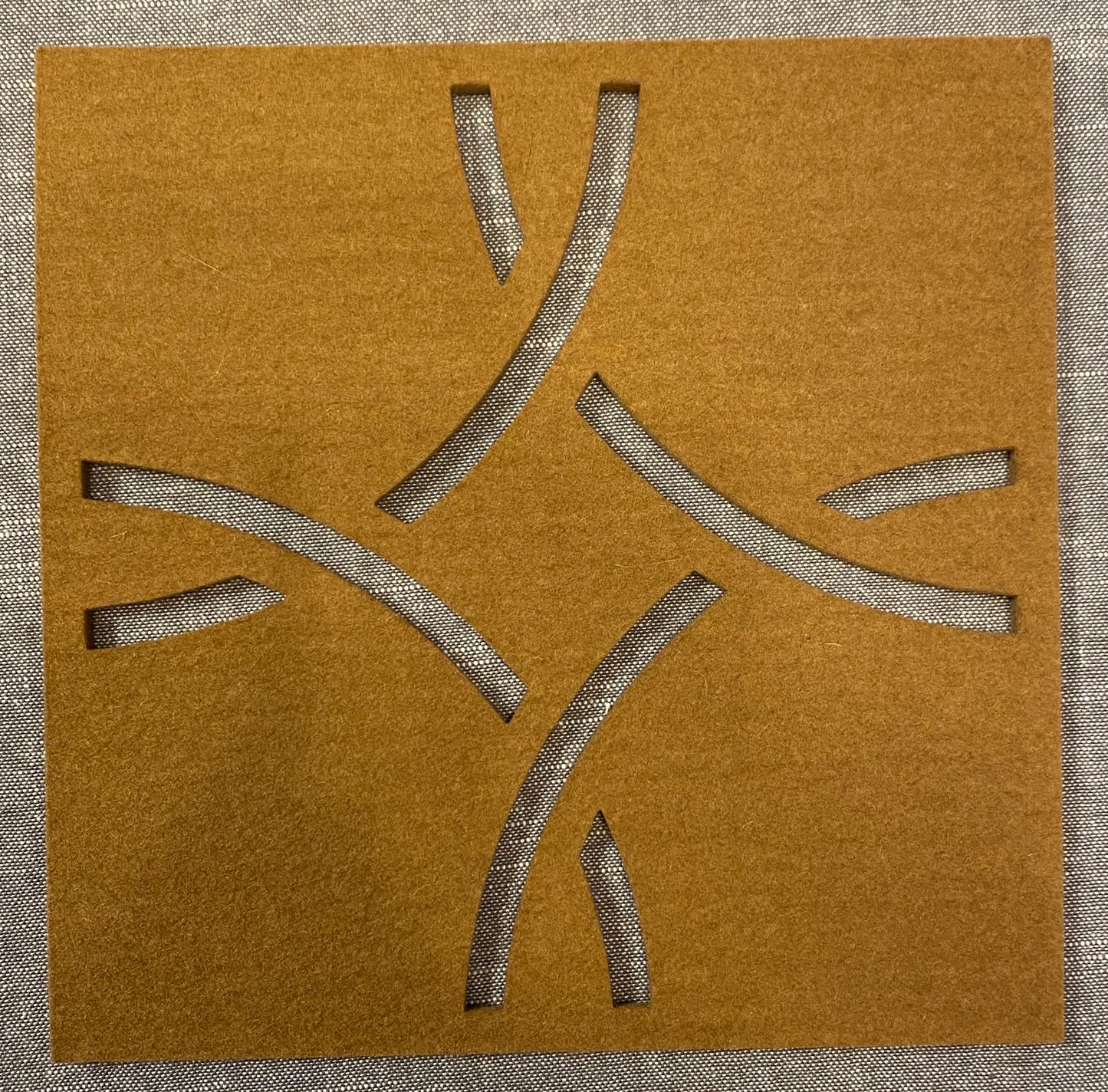 Wollfilz-Unterlage Ornament 20 x 20 cm Mokka