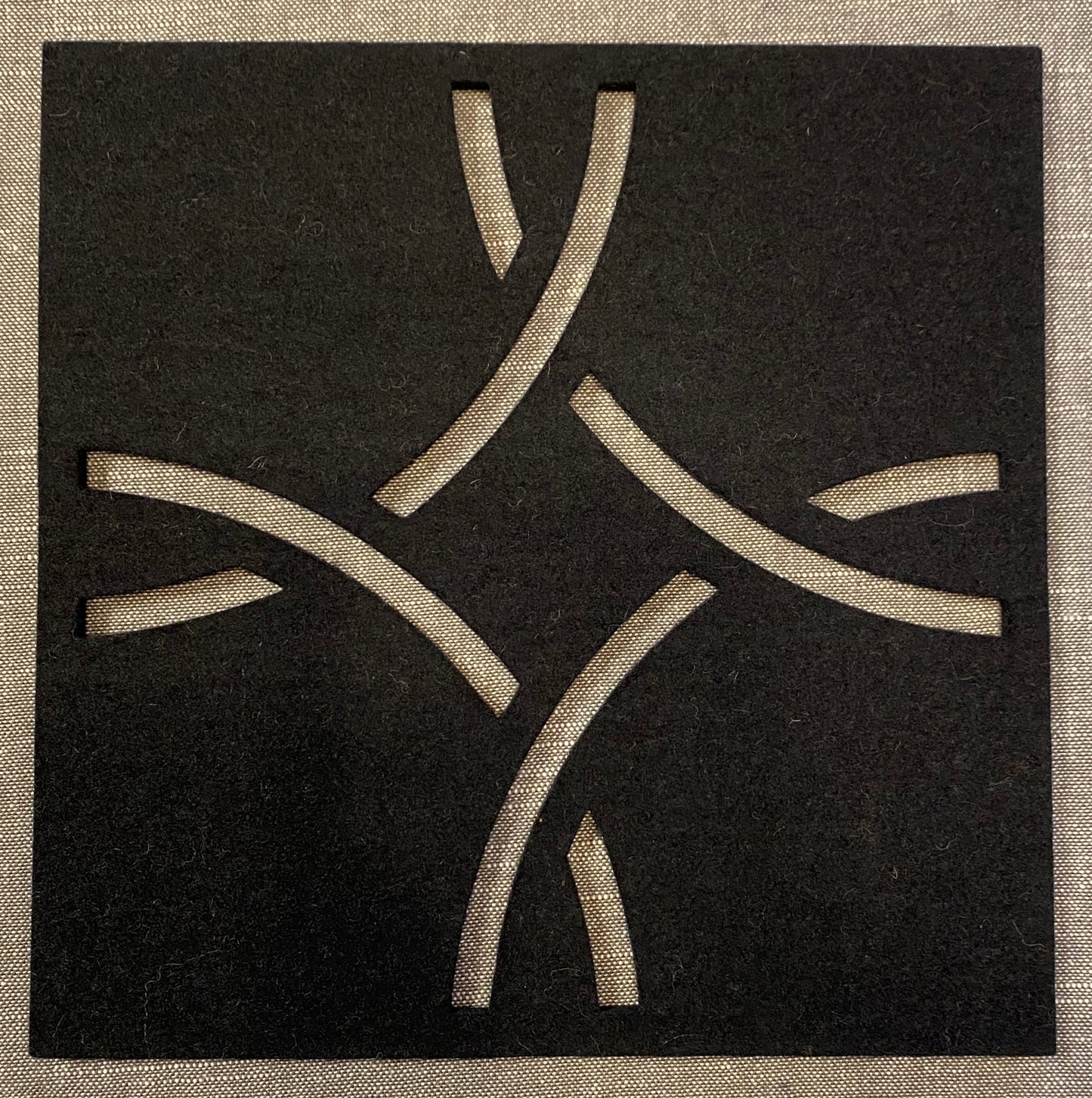 Wollfilz-Unterlage Ornament 20 x 20 cm 02 Schwarz