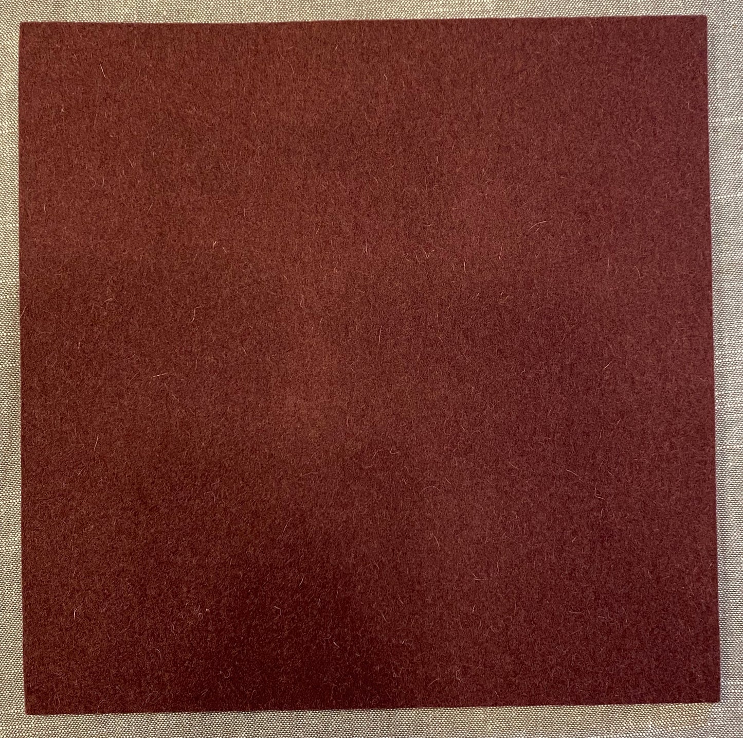 Hey-Sign Wollfilz-Unterlage 25 x 25 cm 26 Aubergine