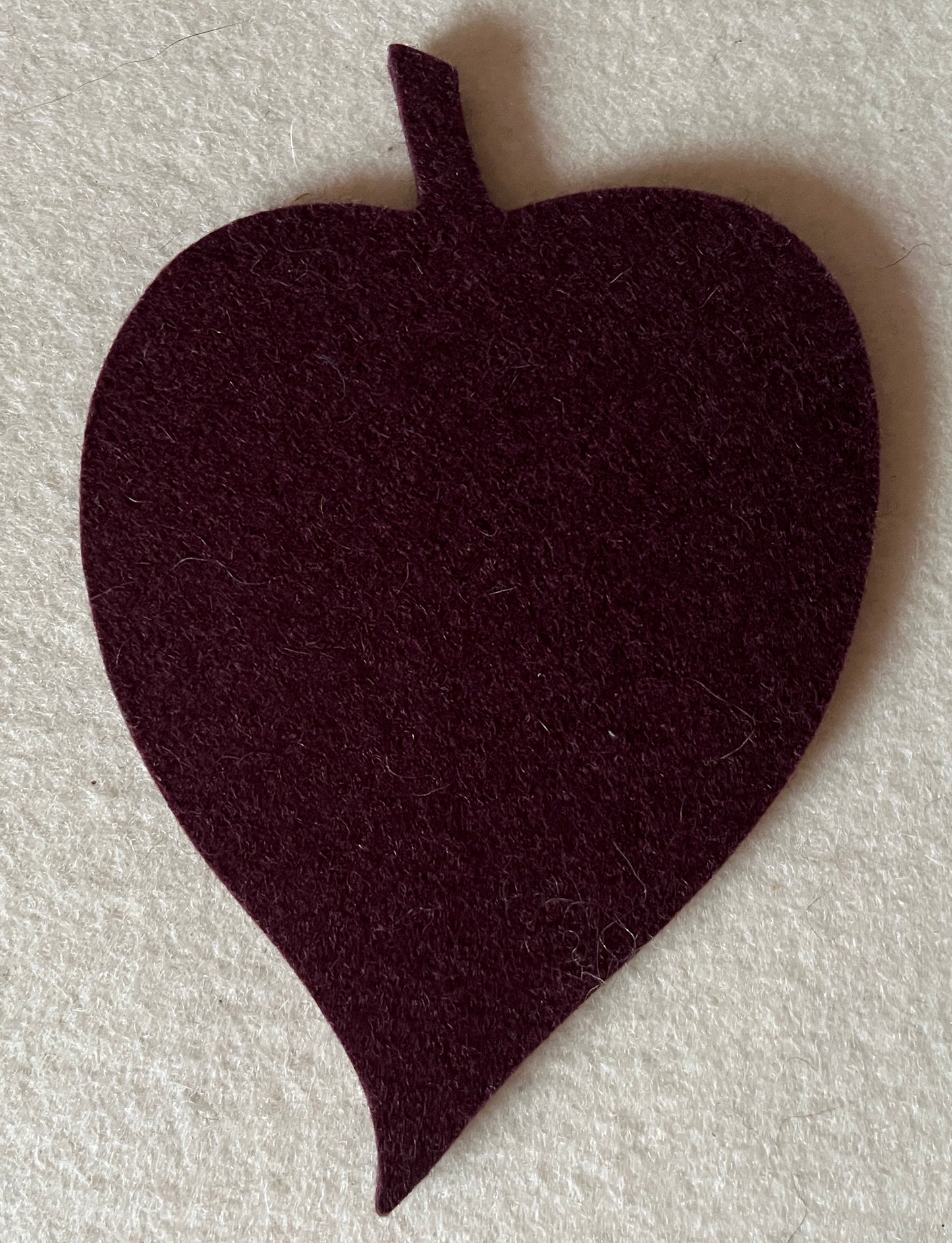 Hey-Sign Wollfilz-Untersetzer Blatt Linde, 26 = aubergine