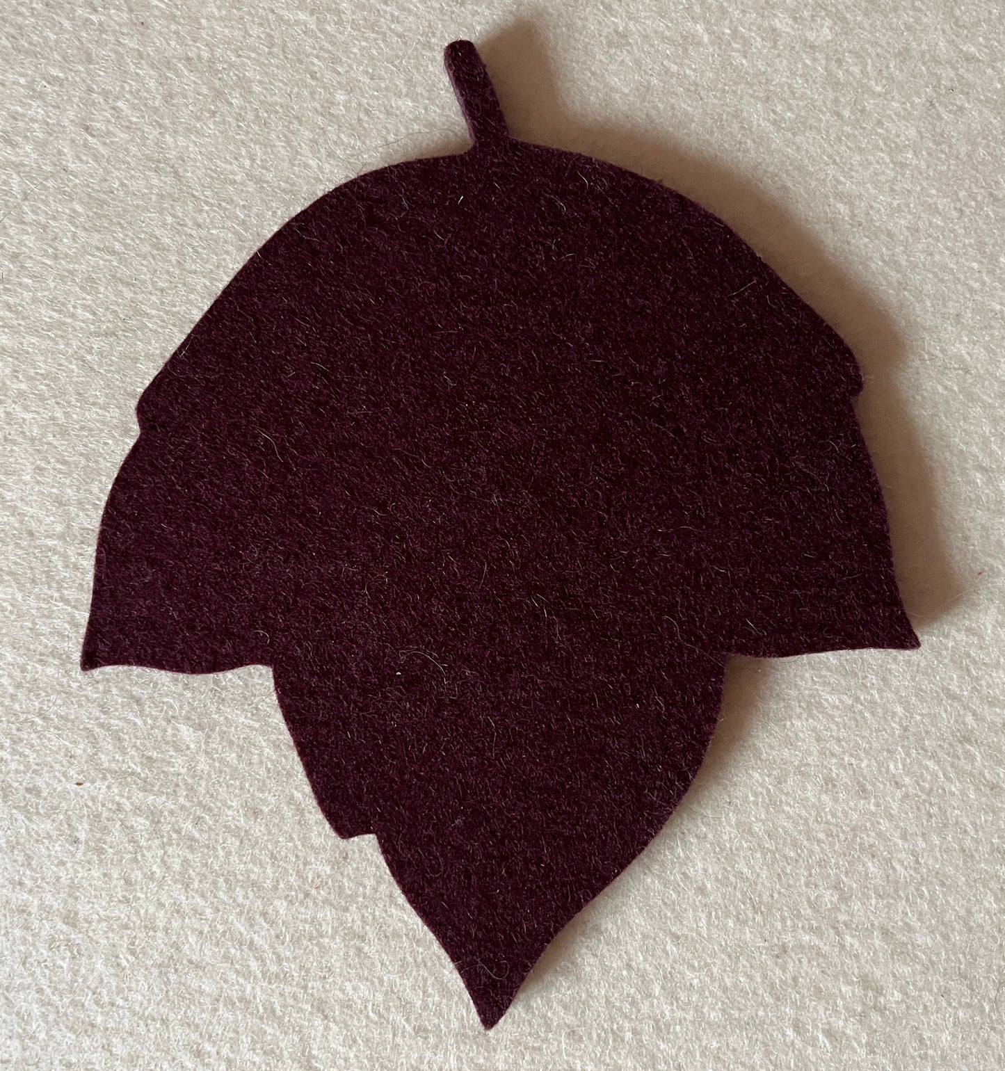 Hey-Sign Wollfilz-Untersetzer Blatt Platane, 26 = aubergine