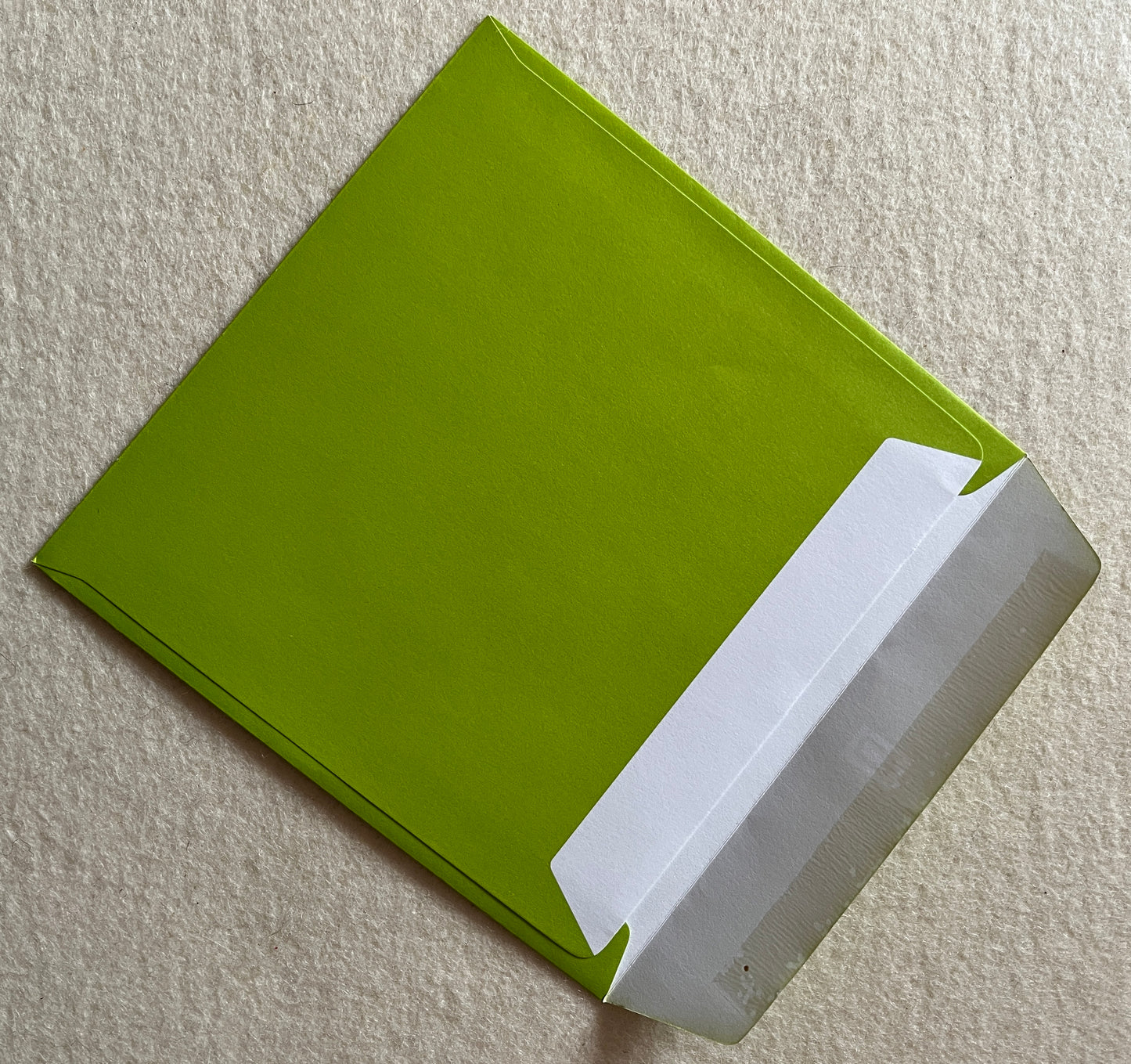 Briefumschlag quadr. apfelgrün, 14,5 x 14,5 cm