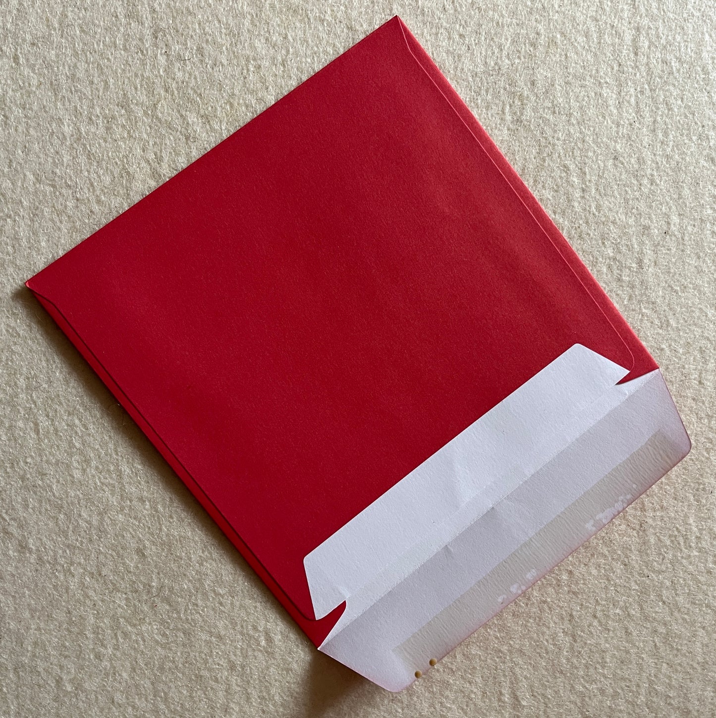Briefumschlag quadr. rot, 14,5 x 14,5 cm