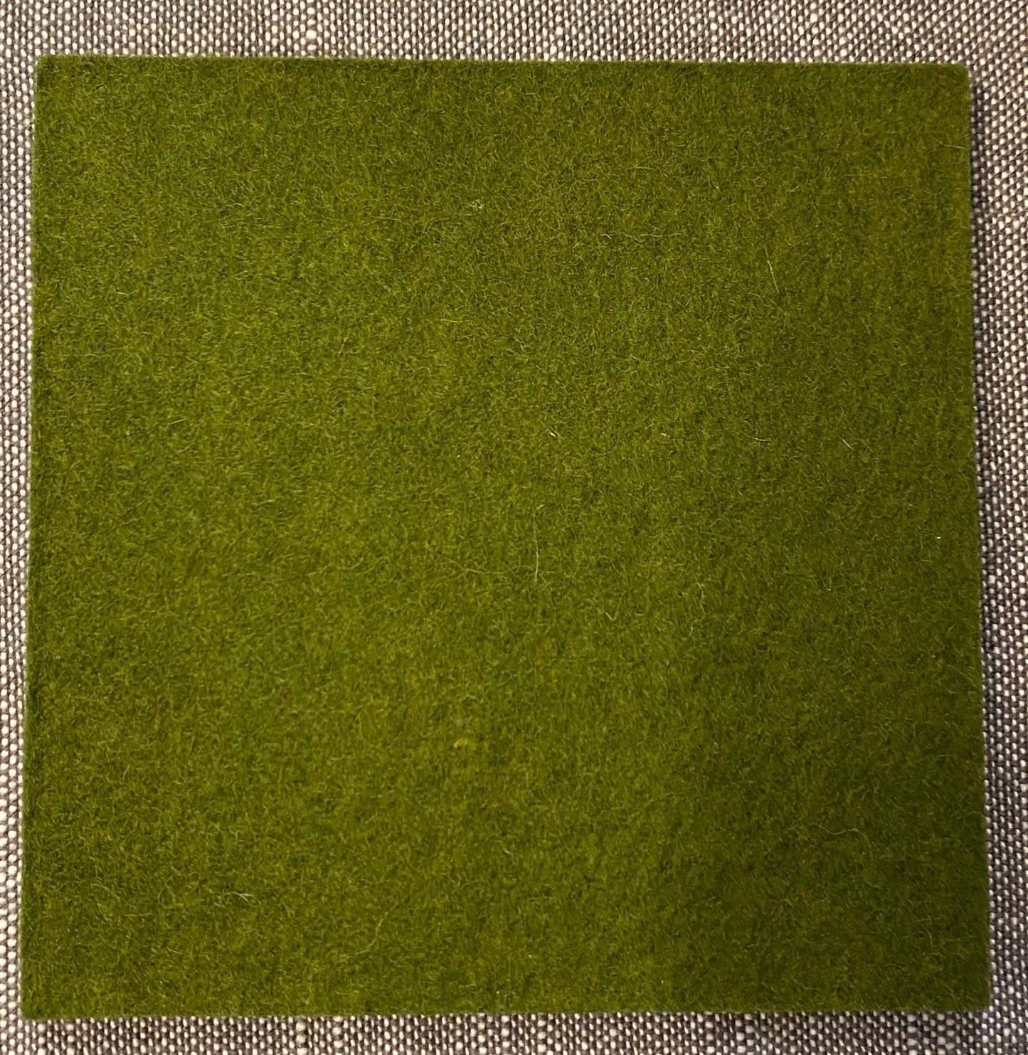 Hey-Sign Wollfilz-Untersetzer 9 x 9 cm, Farbe 24 oliv