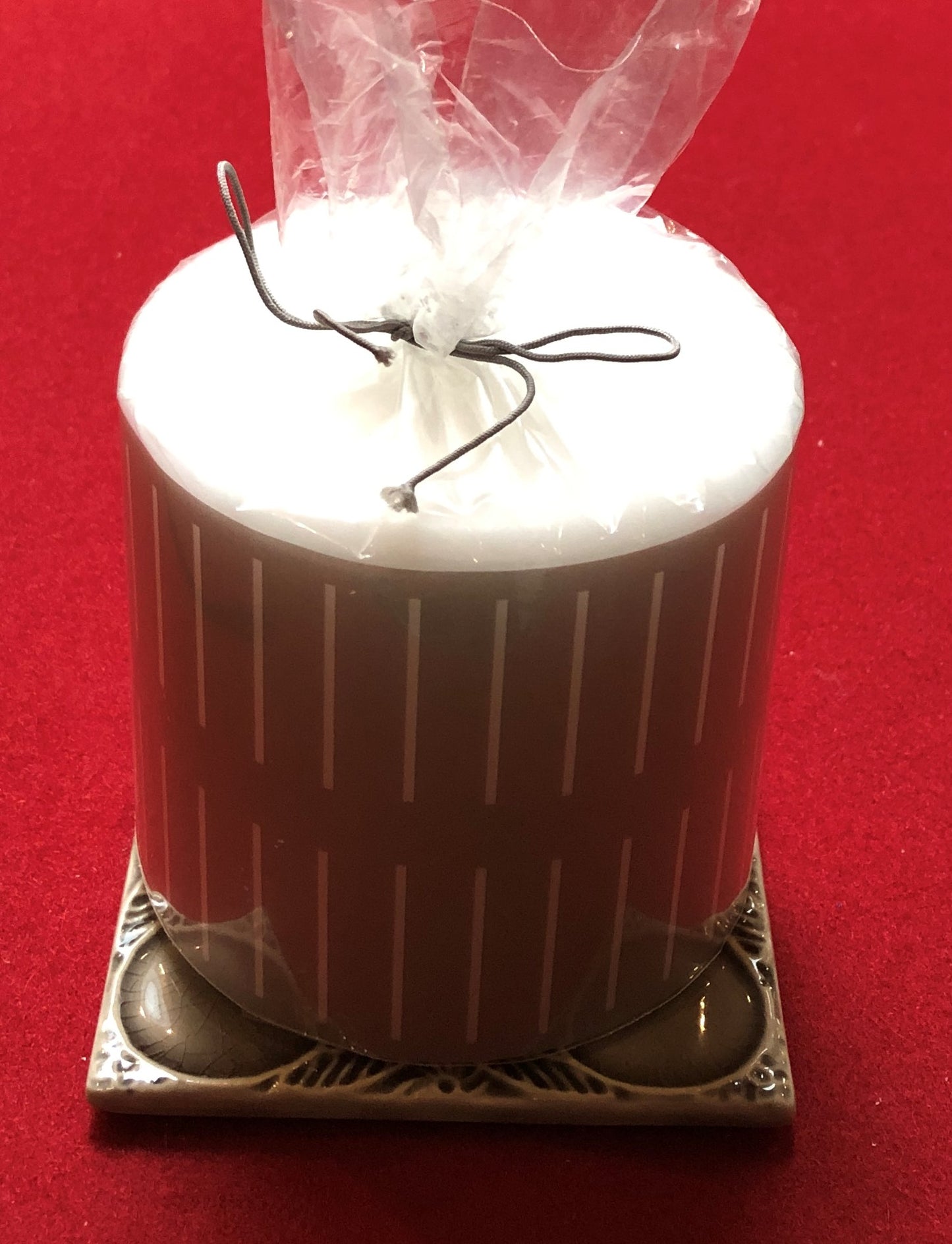 Zylinderkerze, D 10 cm, H 10 cm, Nadelstreifen beige, brennt 84 Std.