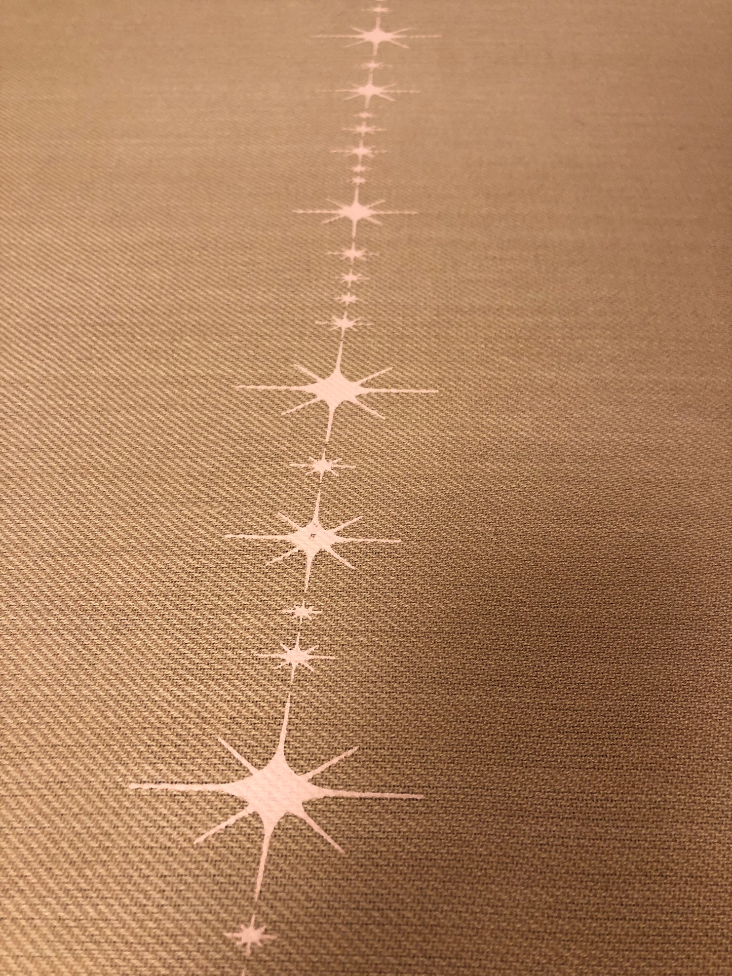 Baumwoll-Tischläufer puderrosa 160 x 45 cm mit Sternmotiv