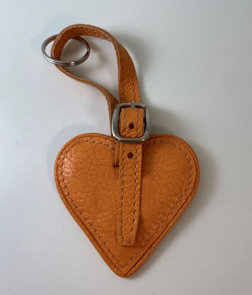 Herz Schlüsselanhänger Leder apricot, ca. 4 x 7 cm
