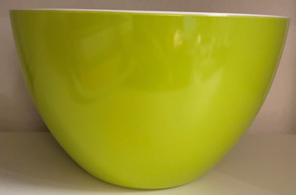 Melamin-Salatschale, außen apfelgrün, innen weiß, D 28 cm, H 18 cm
