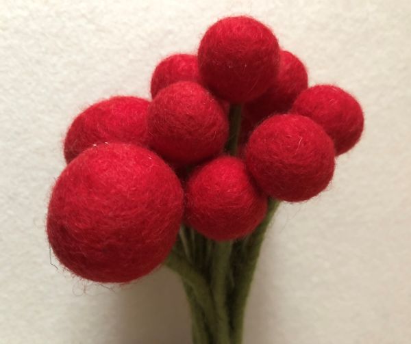 Wollfilz-Kugelblume strahlend rot D 2 cm, H 32 cm