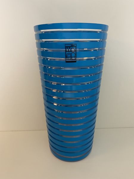 Glaslike Kunststoffbecher, D 8,5 cm, H 17 cm, transp. m türkisfarb. Querstreifen