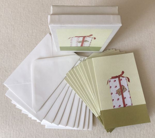 Geschenkschachtel mit 10 Doppelkarten mit Umschlägen