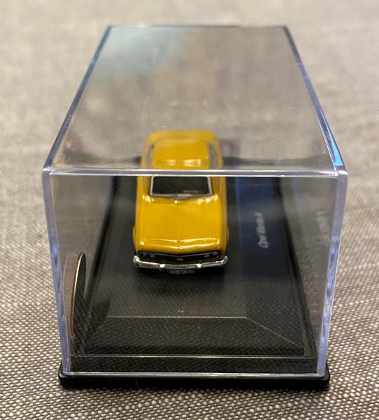Mini-Pinnwand Opel Manta A ocker