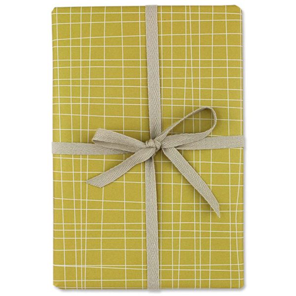 Geschenkpapier mustard mit feinen hellen Linien